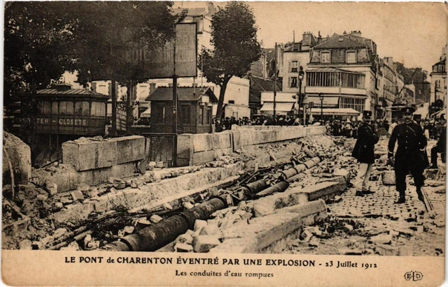 CPA Le PONTON DE CHARENTON explosion. Broken water pipes. (509351)