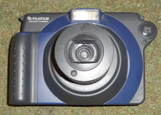 Fujifilm Instax 100 Instant Film Camera Battery point & Shoot + expired film