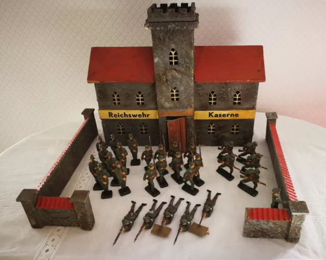 Reichswehr Kaserne  + 29 Soldaten  Elastolin Lineol  O.&M. Hausser