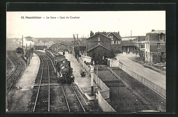 CPA Montdidier, La Gare, Quai de Cambrai