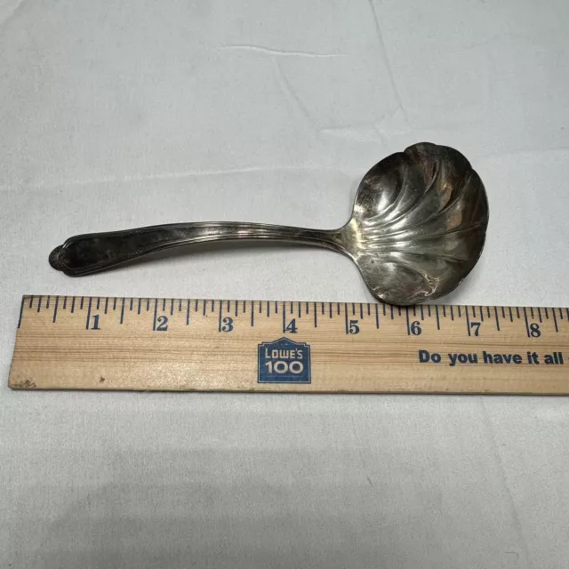 Wm Rogers Mfg. Co. "Original Rogers" Laurel Helene shell silverplate gravy ladle