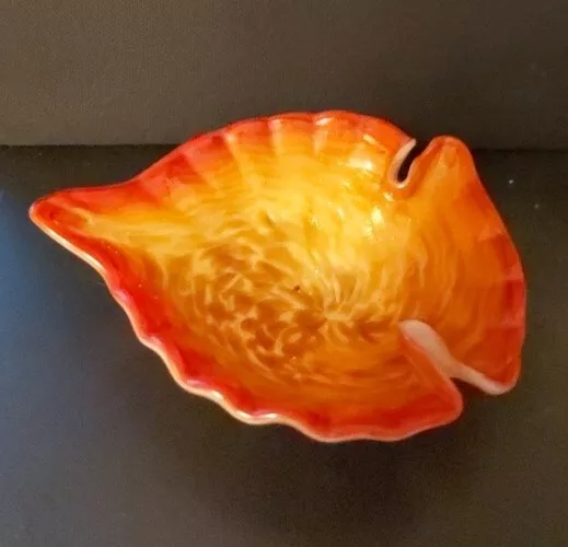 Schöne schwere Qualität Kunst Glas Schüssel Rubinrot Orangen weiß Unterseite