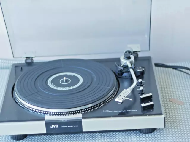 platine vinyle JVC  JL A 40    Direct drive .