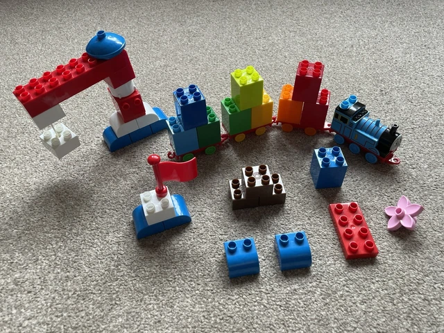 Thomas Using Building Block THOMAS THE TANK Engine Mega Bloks Train Set (Duplo Compatible) Building ...