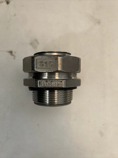 Calbrite 1 1/2” SS Straight Liquid Tight Connector