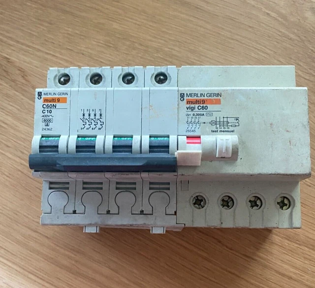 Disjoncteur Différentiel Merlin Gerin C60N 10A 4P 300mA AC - Réf 24227 / 26533