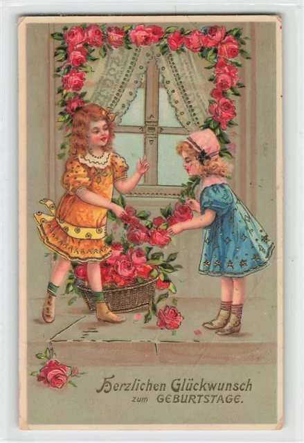 921302) AK Geburtstag - Litho, Präge-AK, Mädchen mit Rosen vor Fenster, 1910