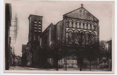 EGLISE DE JARNAC CPA 16 INTERIEUR AUTEL 