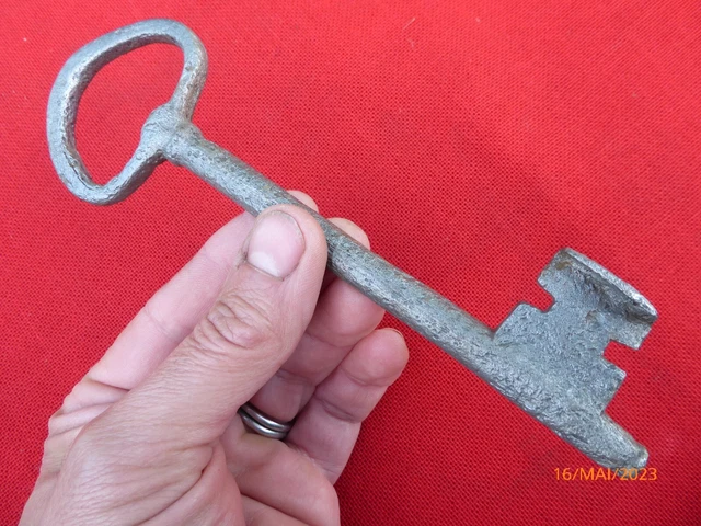 Grande Clé 18e de porte de chateau d'hotel particulier En Fr Grande Clé 18e de porte de chateau d'hotel particulier En Fr