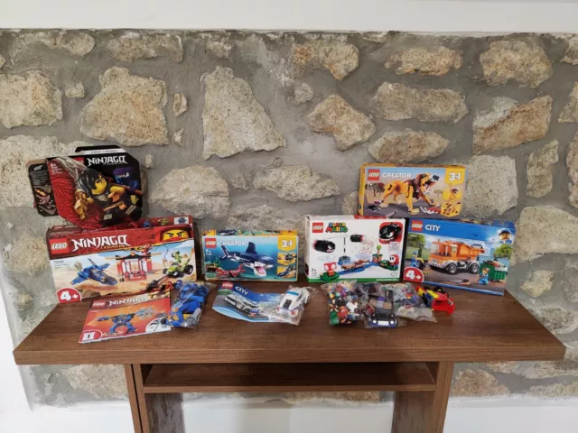 Lotto 8 Giochi Lego + Personaggi Lego + Pezzi Sfusi.