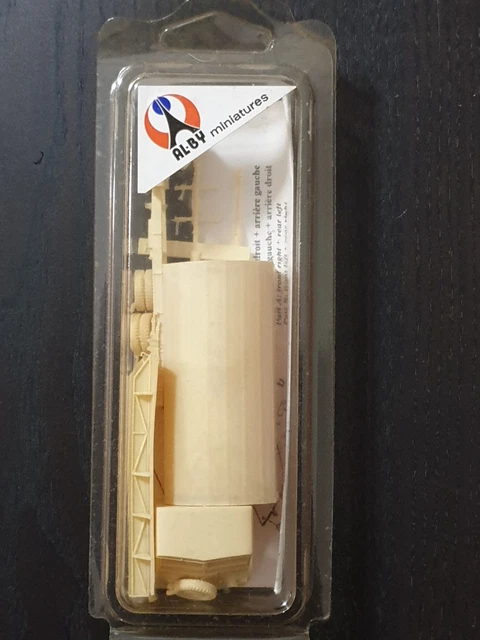 Maquette Plus Model – Tracteur Fordson RAF Royal Air Force – 1/35 – WWII – Réf 448