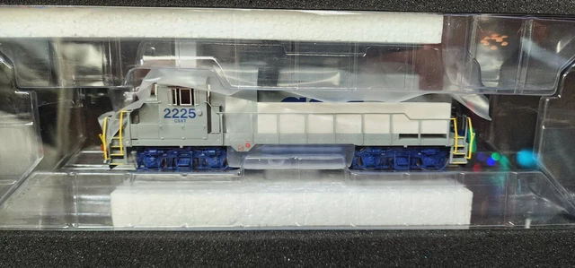 SCALETRAINS RIVET CTR HO EMD GP30 RDMT Road Slug CSXT #2225 DCC/SND LED ...