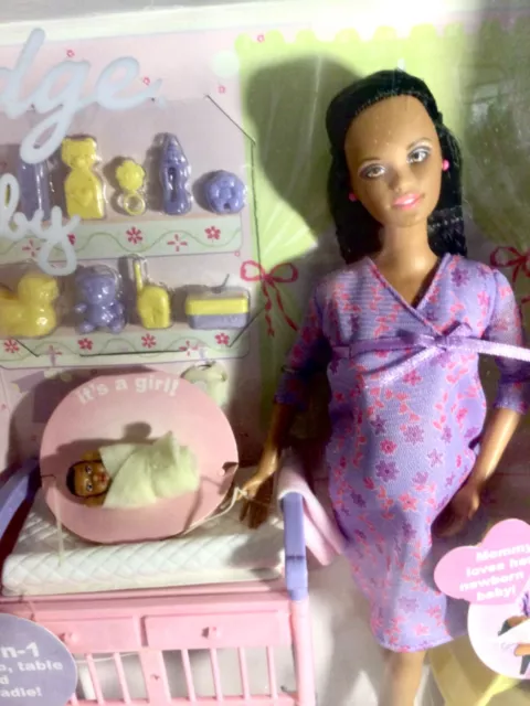 Barbie Midge Baby Happy Family Boneca grávida afro-americana 2002