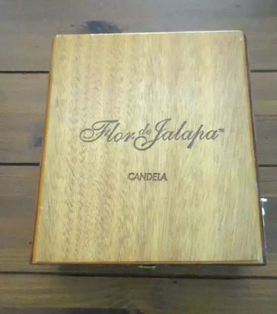 Flor De Jalapa wooden Cigar Box