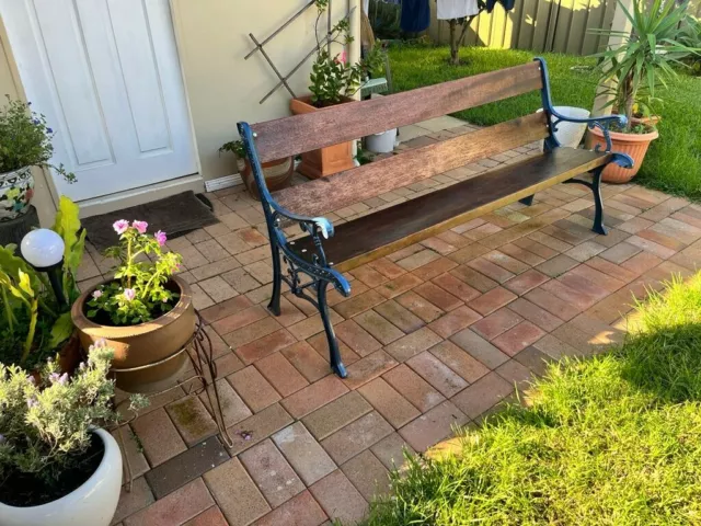 vintage garden Bench Reconditioned