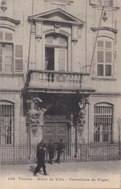 TOULON 83 Hôtel de Ville Cariatides de Puget CPA animée de personnages vers 1910