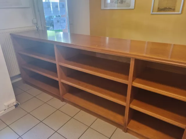 Großer Empfangstresen aus Echtholz (gebraucht aber gepflegt)