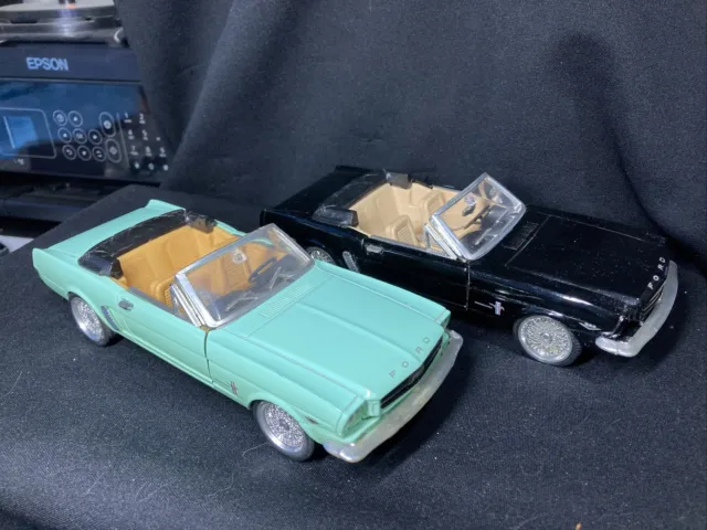 Sunny Side 1/24 Scale Die-Cast 1965 Ford Mustang SS7711