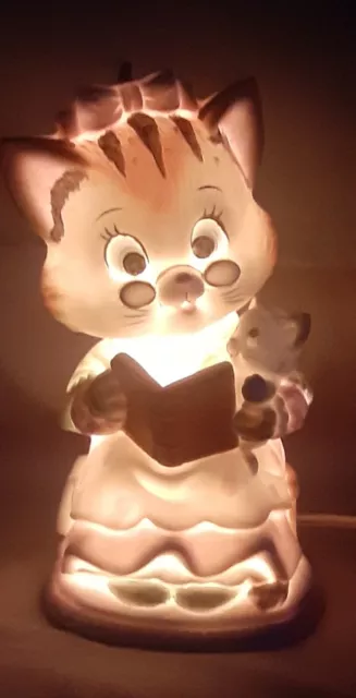 Adorable Lefton China Mommy Cat Reading Book To Her Kitten Nightlight