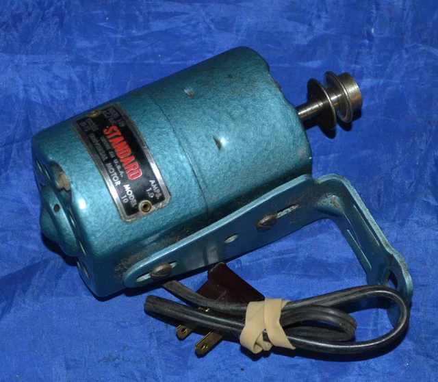 Used Motor Tested Universal 15 Class Deluxe Sewing Machine Clone Singer 15 Class