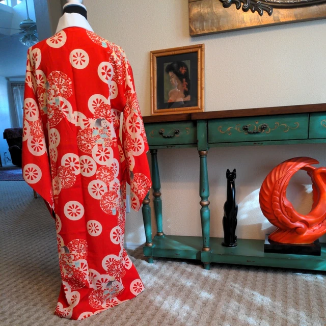 1940s Wonderful Vintage Japanese Silk Juban Kimono Robe Palace Girls M