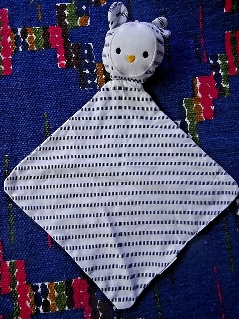 Fp/ Doudou  Plat Obaibi Ours Lapin Bleu Blanc Raye  Etat Neuf