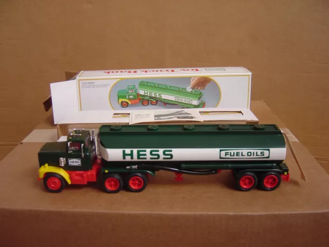 Vintage 1984 Hess Toy Tanker Truck Bank NEW Complete Original Box, Mint