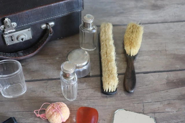 Trousse De Voyage Vintage Verte - Mallettes De Train Avec Miroir Et Clé - Occasion