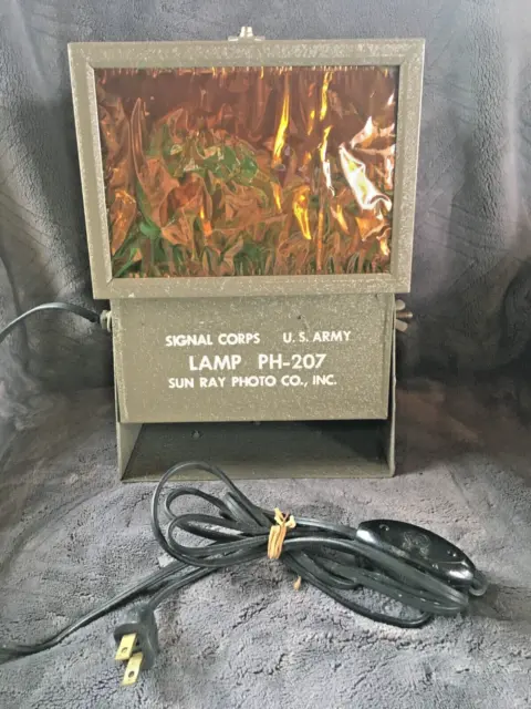 Vintage Kodak Safelight Filter Series OA Darkroom Lamp US ARMY Signal Corp PH207