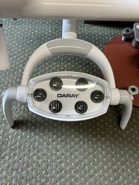 Dental/medical ceiling mounted examination light. Daray D series. Excellent.