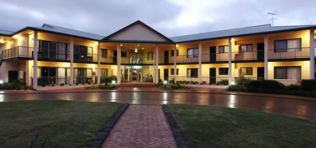 Holiday Family Luxury Resort ROSEBUD - Australia Day Weekend 2024
