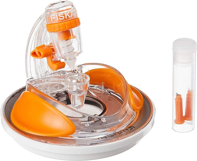 Fiskars Ultra ShapeXpress cutter Brand New Includes 2 New Blades New Design