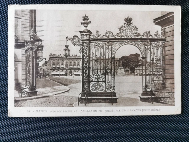 CPA 54 NANCY - Place Stanislas - Grilles en Fer Forgé