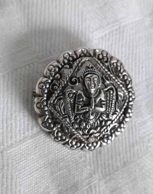 Magnifique Broche ronde ouvragée INDE Divinité ARGENT poinçon Magnifique Broche ronde ouvragée INDE Divinité ARGENT poinçon