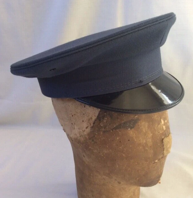 Casquette ancienne bleue à visière noire - UGECOMA