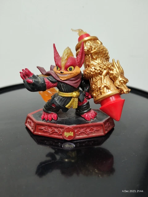 SKYLANDERS: IMAGINATORS "FLARE WOLF" Toy Figurine Used Very Good Condition
