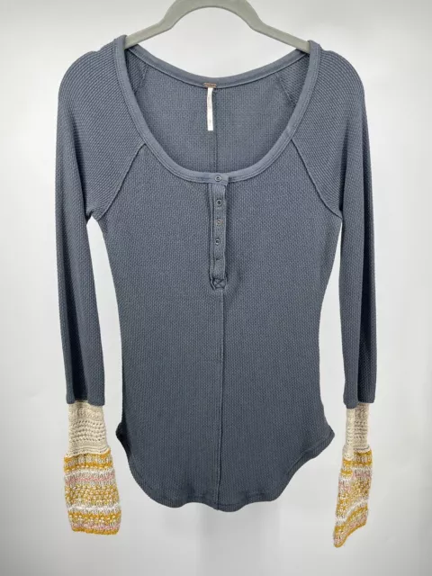 Free People Womens Size Small Gray Boho Alpine Ski Lodge Newbie Cuff Thermal Top