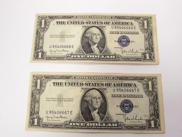 1935 D $1 One Dollar Silver Certificate Note - NM Condition- 2 Consecutive Notes