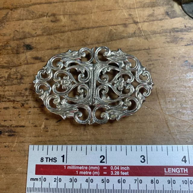 A Silver Vintage Hallmarked Nurses Buckle 42.6 Grams