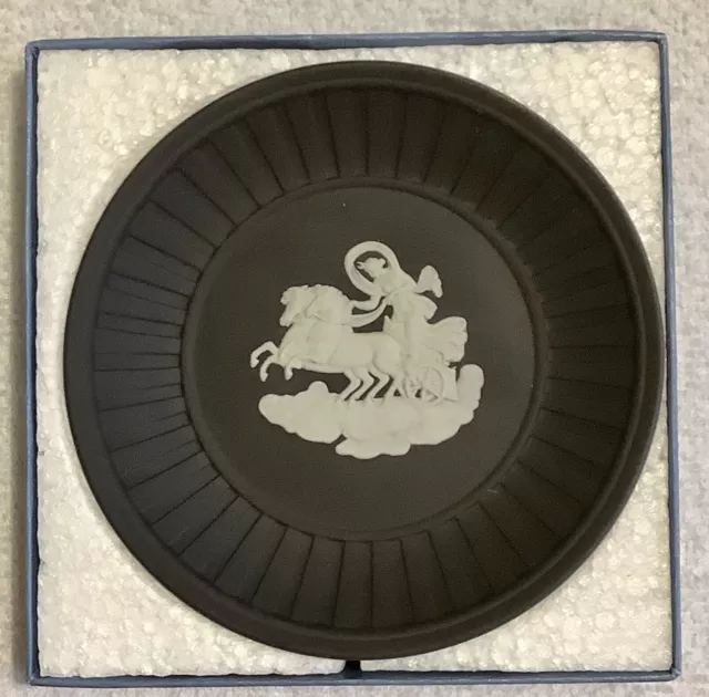 WEDGWOOD Jasper Ware Aurora Fluted Black Round Tray Plate In Box