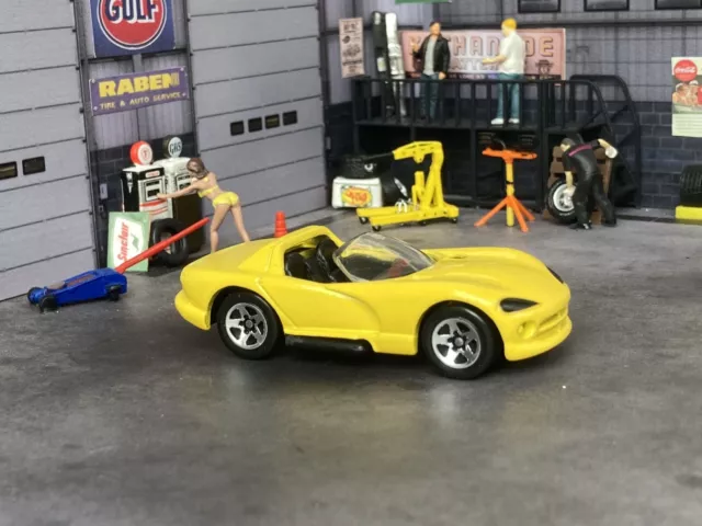 Hot Wheels Dodge Viper RT/10 Sports Car Yellow Diecast 1/64 Scale Loose