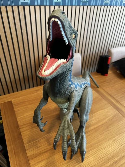 JURASSIC WORLD SUPER Colossal Velociraptor Blue & Brachiosaurus ...