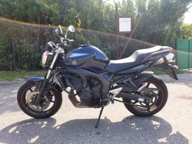 Moto Yamaha FZ6 S2