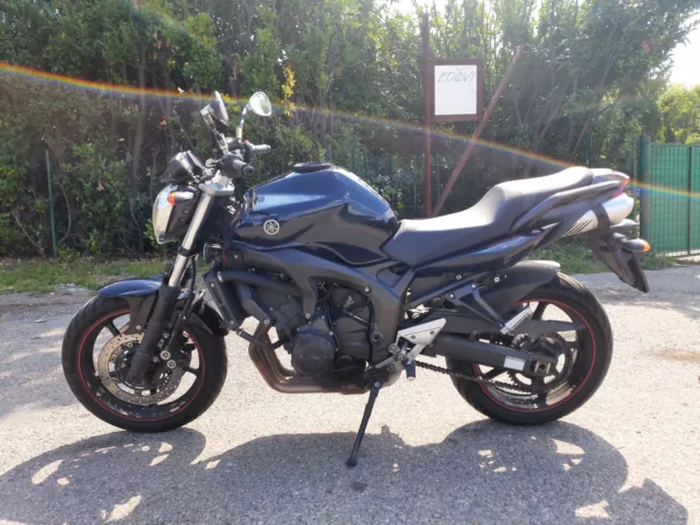 Moto Yamaha FZ6 S2 Moto Yamaha FZ6 S2
