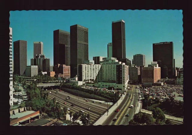 Postcard : California - Los Angeles Ca - La Skyline Showing Harbor Freeway