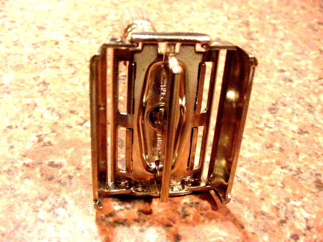 Gillette Fat Boy Razor E-4 1959  With Plastic Box And Blade Pack