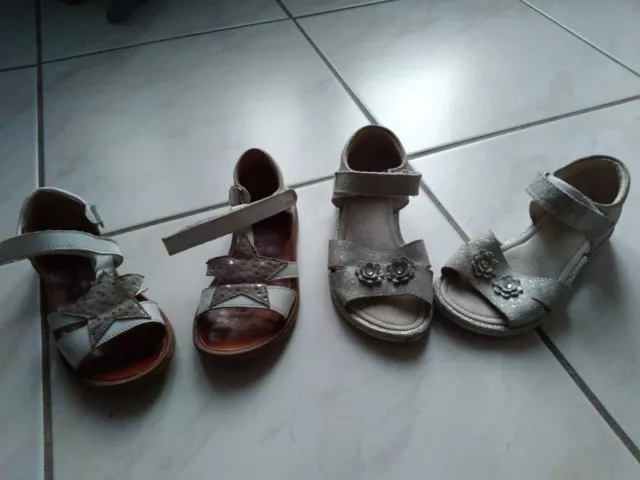 Lot de 2 paires chaussures/nu-pieds Pointure 26/27