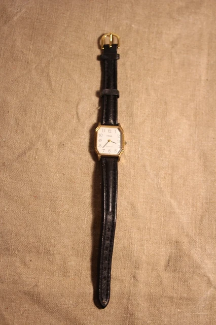 Montre YEMA Carrée à Quartz Dorée Avec Dateur - Occasion, Bracelet Acier Argenté