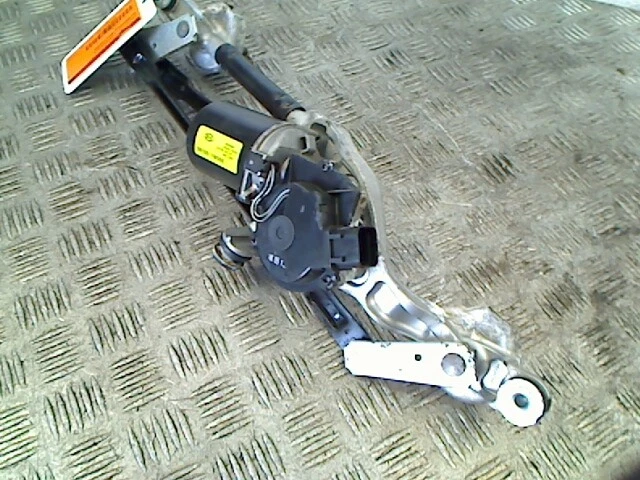 Comment Changer : Essuie-glaces Arrière Sur KIA RIO III  UB  - Guide De Remplacement 25146