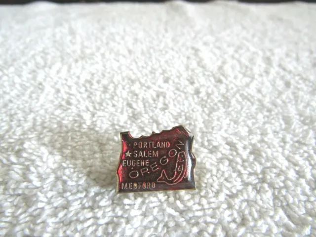 Oregon State Shaped Red/Gold Lapel Pin/Hat Tac, Fashion Accessory